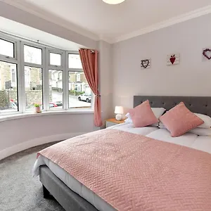 Pass The Keys Newly Refurbished Modern Bungalow - Pets Welcome Swansea
